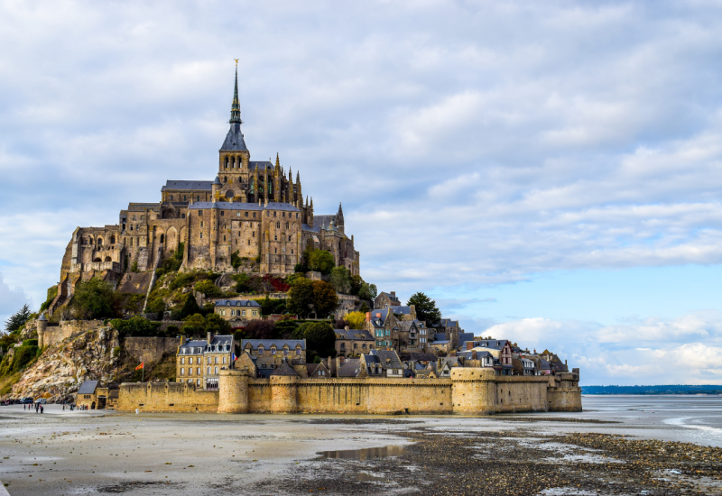 Mont Saint Michel - 10 najljepših dvoraca u Europi koje morate posjetiti